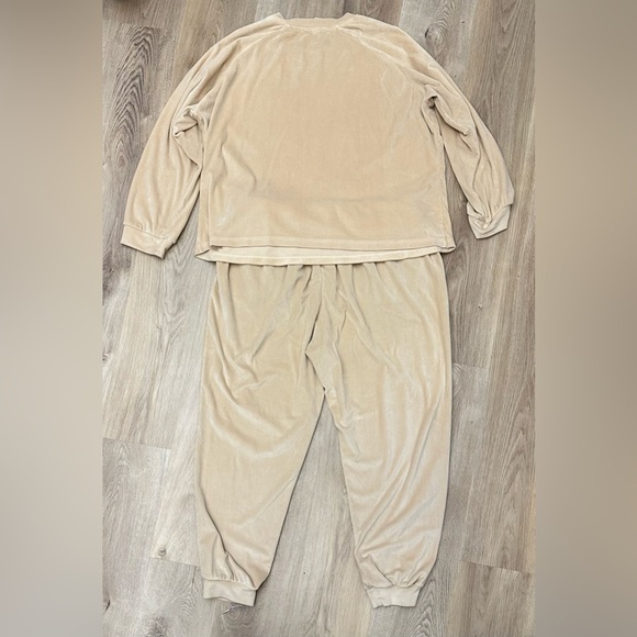 Lissome Lounge Tan Velvet Pajama Jogger Set size 2X - Picture 2 of 6